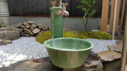 陶器の立水栓