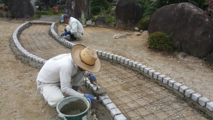 ピンコロ目地