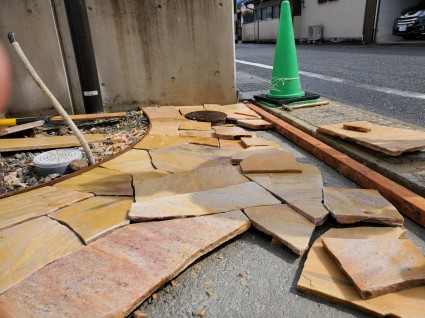 宍粟市外構工事｜自然石貼り