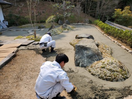 砂利敷き下地モルタル