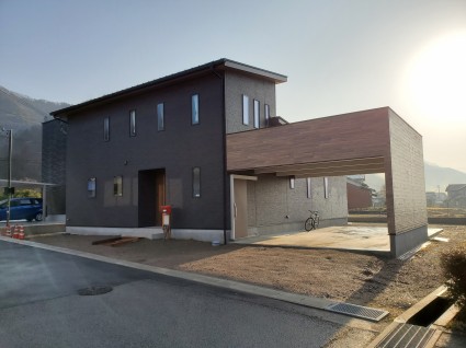 宍粟市山崎町の和モダン住宅のオシャレ外構工事着工 姫路市の外構 エクステリア お庭のことなら サンガーデンへ 宍粟市山崎町の和モダン住宅のオシャレ外構工事着工 姫路市の外構 エクステリア お庭のことなら サンガーデンへ