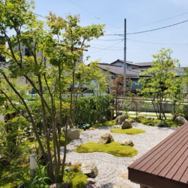 芝生の庭の管理に困り枯山水の和モダン庭園リフォーム｜岡山ガーデンリフォ...