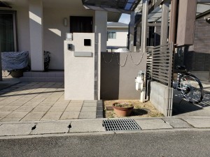 門柱前の花壇の植栽工事 イロハモミジとブルーベリーの木 姫路市の外構 エクステリア お庭のことなら サンガーデンへ 門柱前の花壇の植栽工事 イロハモミジとブルーベリーの木 姫路市の外構 エクステリア お庭のことなら サンガーデンへ