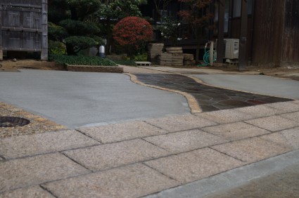 和風の駐車場デザイン