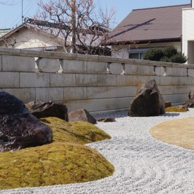 雑木が生み出す豊かな空間和モダン庭園　播磨町