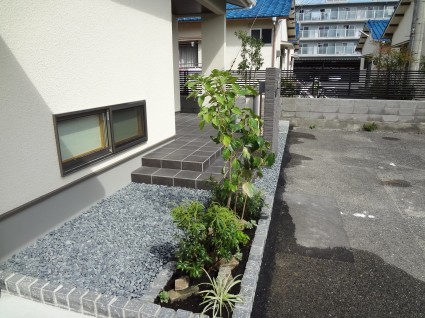 和室の腰窓