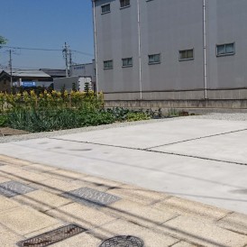 姫路市外構ガレージ｜御影石を使った石柱・石畳の和モダンな車庫廻り工事