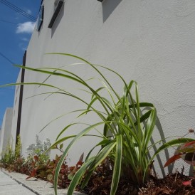 スタイリッシュでおしゃれな花壇　上郡町